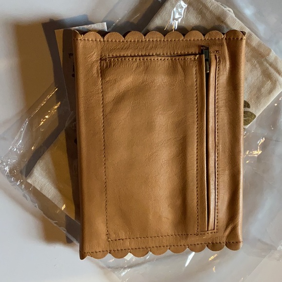 Tri-fold wallet NWT - Picture 5 of 6